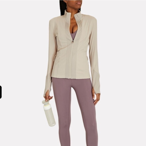 Varley Zip Up Jacket! - Picture 2 of 9